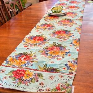 April Cornell Seafoam Daisies Table Runner 7ft